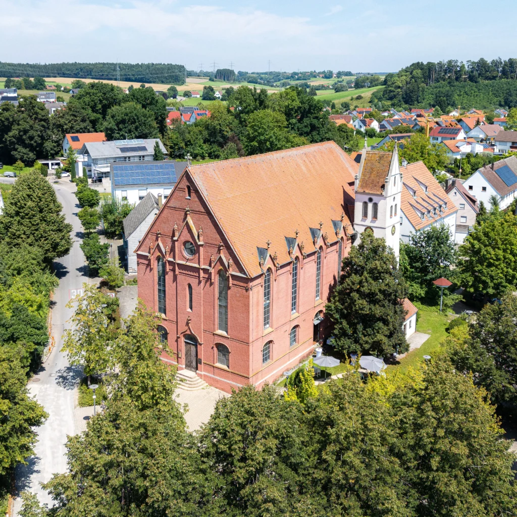 kirche drohne